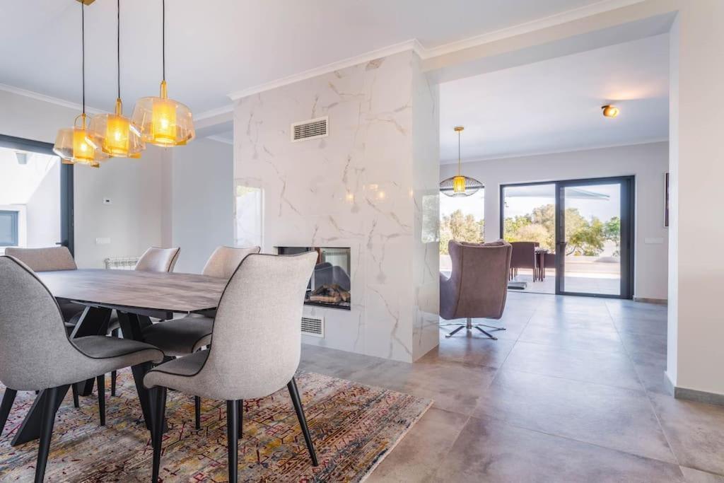 Luxurious 4bedroom Retreat Villa *