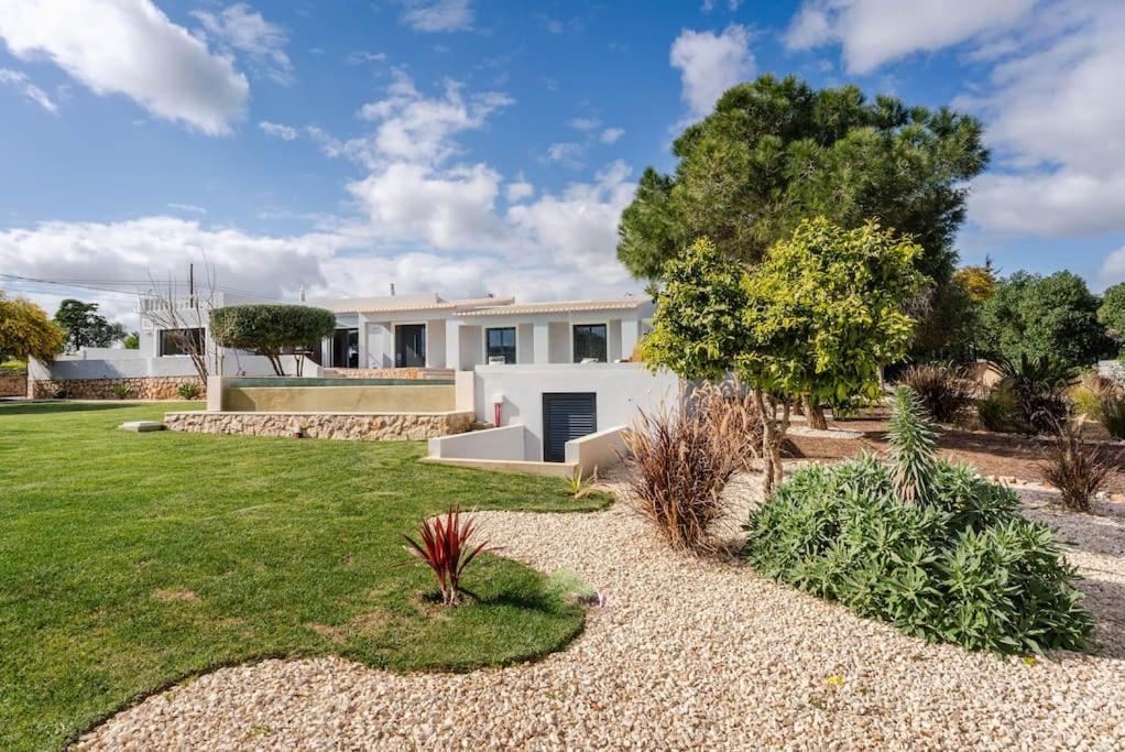 Luxurious 4bedroom Retreat *
